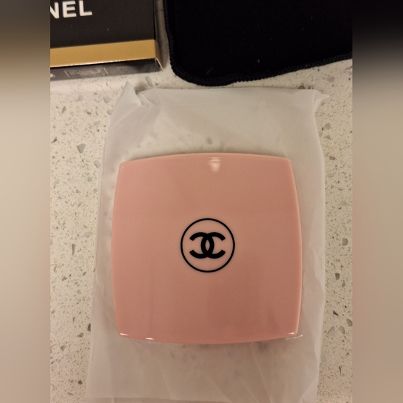 Chanel Compact Mirror - Picture 2 of 6
